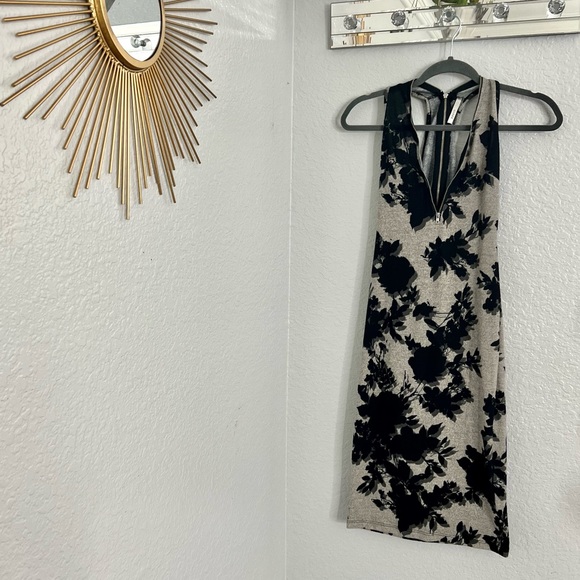 Black and Grey Floral cocktail dress size Small - Picture 3 of 10